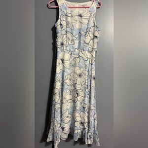 Elegant Blue and White Floral Midi Dress